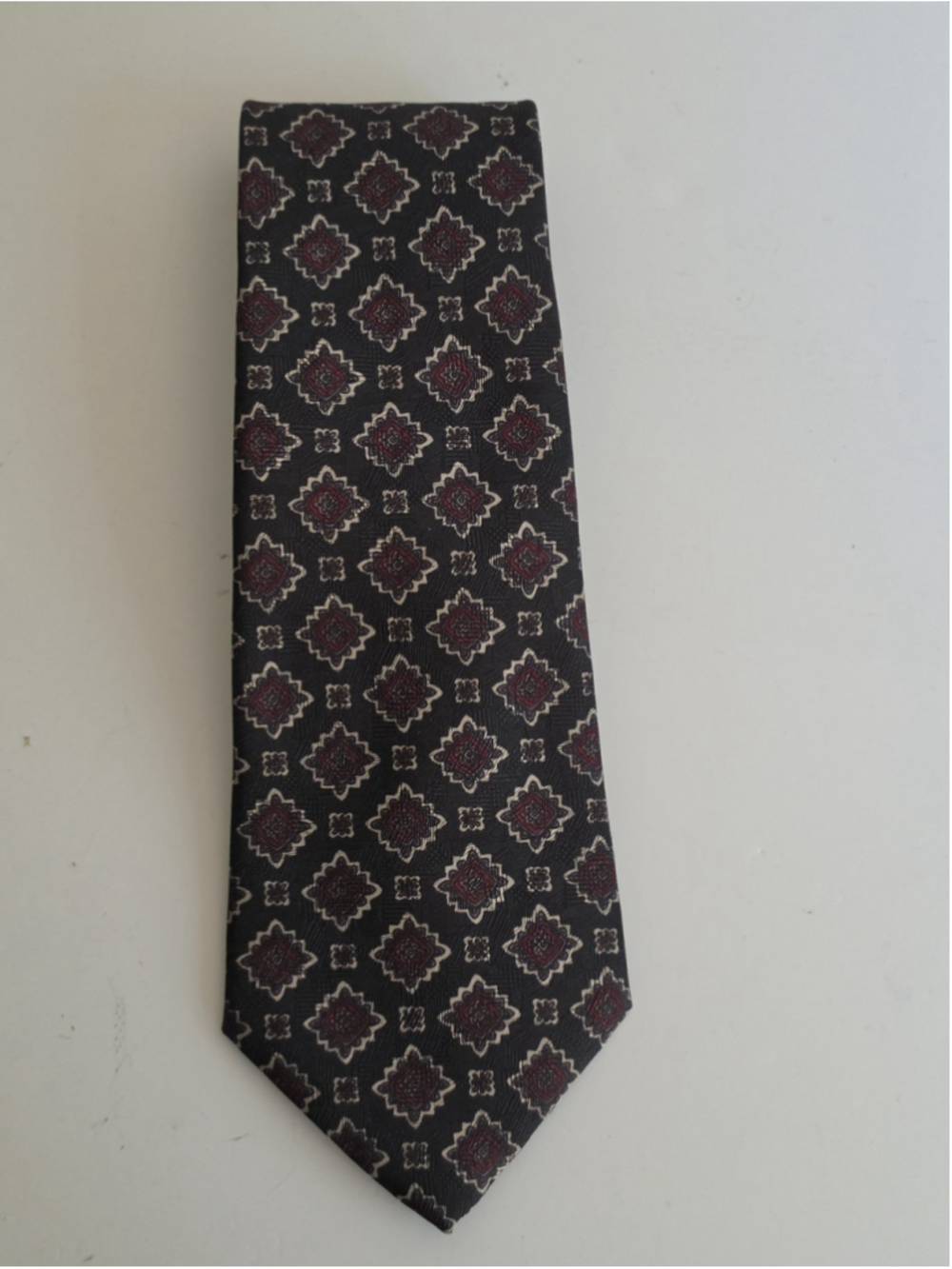 Vtg Halston Original Necktie Geometric Medallion Foulard Star Pattern Red Gray